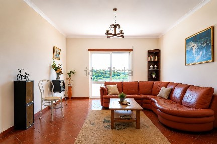 Apartamento T3 à venda na Avenida 25 de Abril, 102