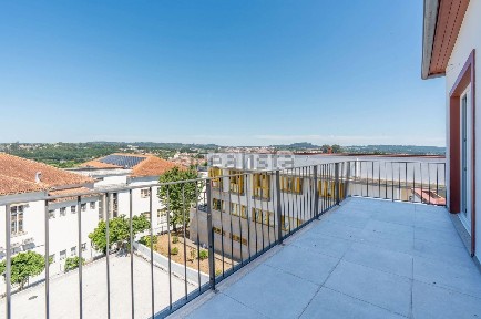 Apartamento T2 à venda na Zona Histórica