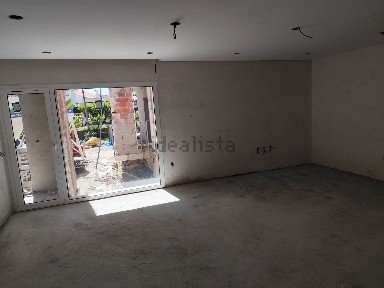 Apartamento T3 à venda na Rua Irmãos Cardoso de Matos, 201
