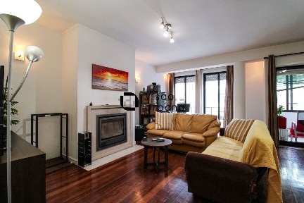 Apartamento T3 à venda na Rua Engenheiro Lino Moreira Rodrigues