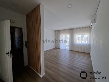 Apartamento T2 à venda na Avenida Tenente Coronel Silva Simões