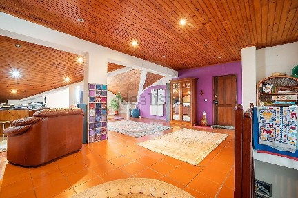 Apartamento T3 à venda na Rua Viriato