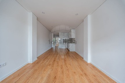 Apartamento T1 à venda no Bairro São João das Lameiras