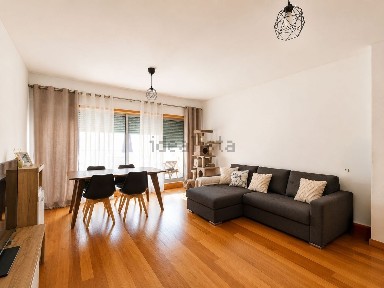 Apartamento T1 à venda na Rua Poeta António José Pereira