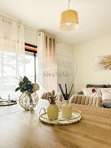 Apartamento T1 à venda na Avenida Primeira