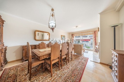 Apartamento T3 à venda na Avenida Visconde de Tondela, 28