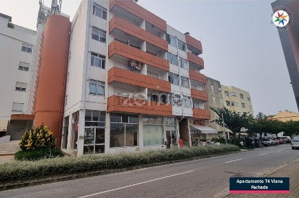 Apartamento T4 à venda na Rua Camilo Castelo Branco, 33