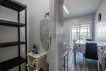 Apartamento T4 à venda na Rua Silva Gaio