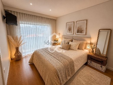 Apartamento T2 à venda na Travessa de Fornelos, 9