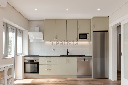 Apartamento T3 à venda na Rua Olival de Santa Eulália, 1