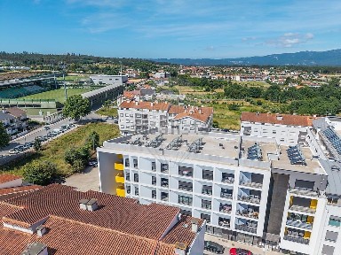 Apartamento T3 à venda na Avenida Doutor António Tenreiro da Cruz, 93