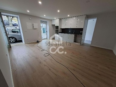 Apartamento T2 à venda na Rua Principal