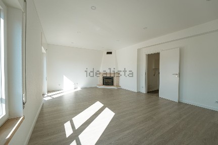 Apartamento T3 à venda na Rua Doutor José Lopes de Oliveira, 10