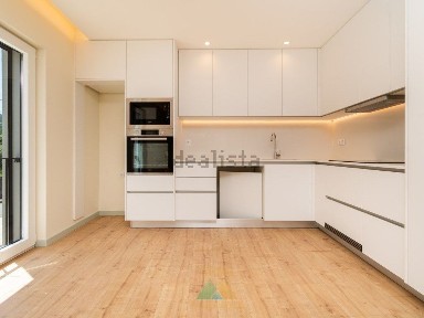Apartamento T3 à venda em Vila Fonche