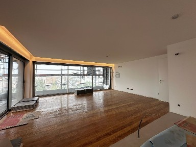 Apartamento T3 à venda na Rua Conceição Madruga