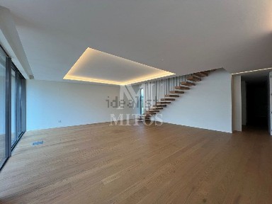Apartamento T3 à venda na Meadela
