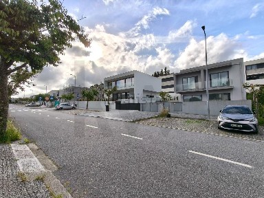 Moradia geminada à venda em Nogueira e Silva Escura