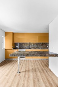 Apartamento T3 à venda na Rua Alves Cerqueira