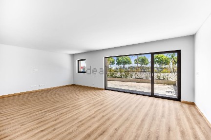 Apartamento T3 à venda na Rua Alves Cerqueira