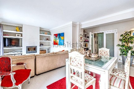 Apartamento T4 à venda na Doutor Álvaro Monteiro