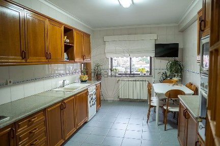 Apartamento T3 à venda na Rua Doutor Manuel de Arriaga