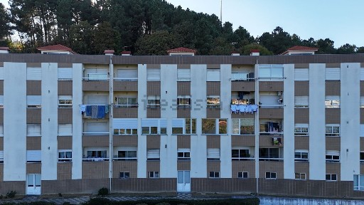 Apartamento T3 à venda na Rua da Ponte Pedrinha