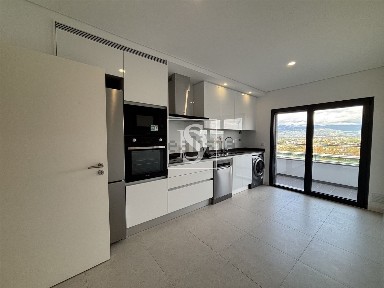 Apartamento T3 à venda na Rua Estádio João Cardoso, 101