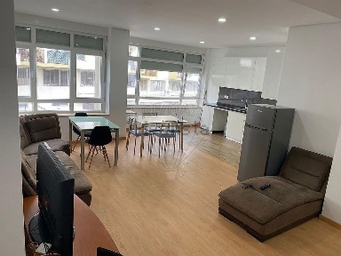 Apartamento T4 à venda no Caminho do Souto