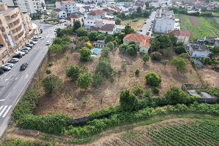 Fânzeres e São Pedro da Cova, Centro de Fânzeres, Rua Valado