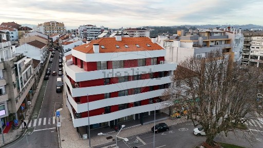 Apartamento T4 à venda na Rua 21 de Agosto