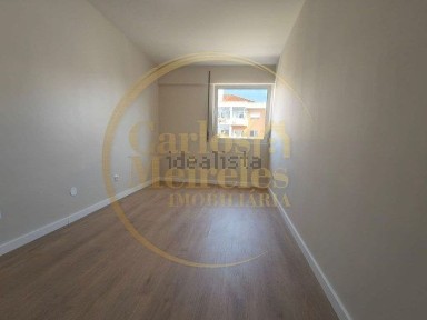 Apartamento T3 à venda na Rua Manuel Lima Bezerra, 41