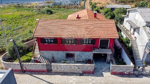 Moradia independente à venda em Agrela