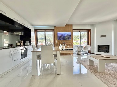 Apartamento T2 à venda na Rua da Cova s/n