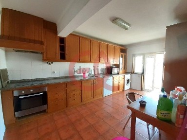 Apartamento T4 à venda na Rua da Videira
