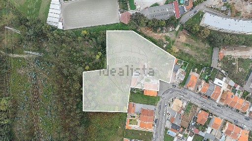 Moradia independente à venda em Serzedo