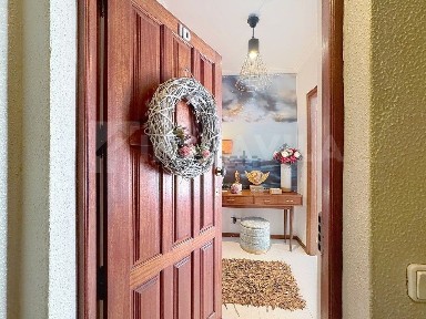 Apartamento T3 à venda na Rua Henrique Lopes