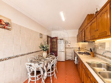 Apartamento T2 à venda na Rua Nossa Senhora de Fátima