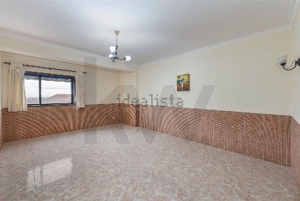Apartamento T3 à venda na Monserrate