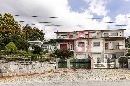 Moradia geminada à venda em Pombeiro de Ribavizela