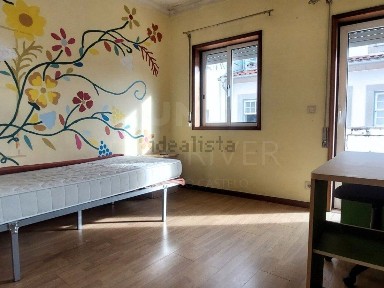 Apartamento T4 à venda na Monserrate