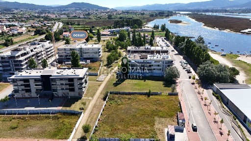 Apartamento T3 à venda na Rua Dr. Adriano Magalhães s/n