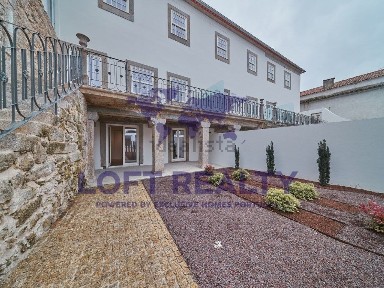 Apartamento T2 à venda na Rua Manuel Espregueira