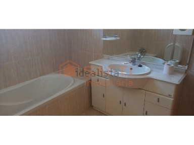 Apartamento T4 à venda na Avenida D. Afonso III