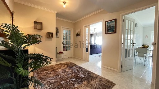 Apartamento T2 à venda na Rua Rosália de Castro