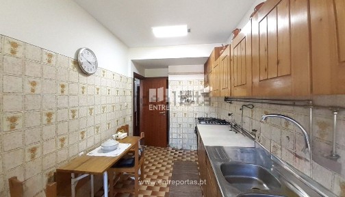 Apartamento T3 à venda na Santa Maria Maior
