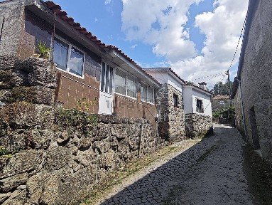 Moradia independente à venda em Paço de Sousa