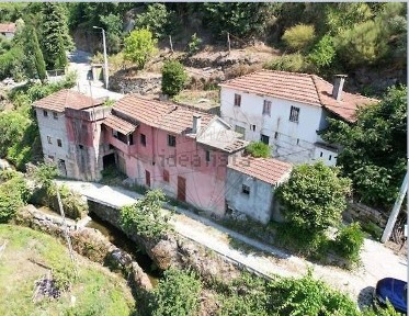 Moradia independente à venda na Travessa da Botica