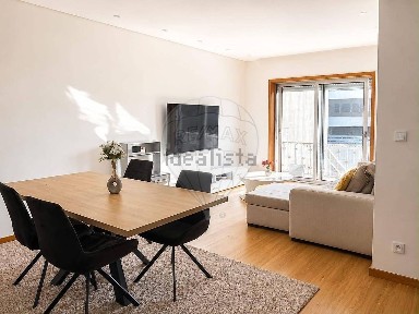 Apartamento T3 à venda na Praceta Egas Moniz