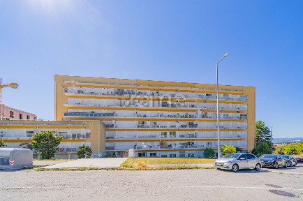 Apartamento T3 à venda na Rua Padre Freitas, 15