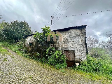 Moradia independente à venda em Sendim